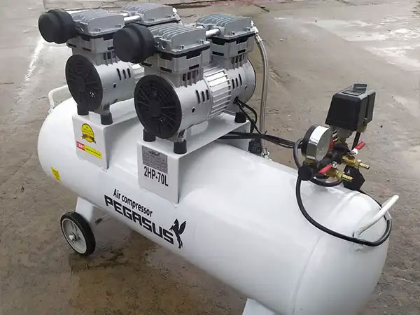 Bình chứa khí nén của máy Pegasus TM-OF750x2-70L có dung tích là 70 lít