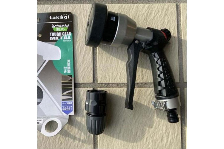 Vòi tưới cây có tay cầm cao su cầm êm tay