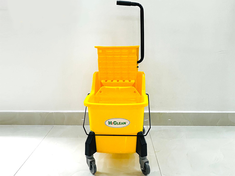 Xe được làm bằng nhựa PP chịu va đập tốt