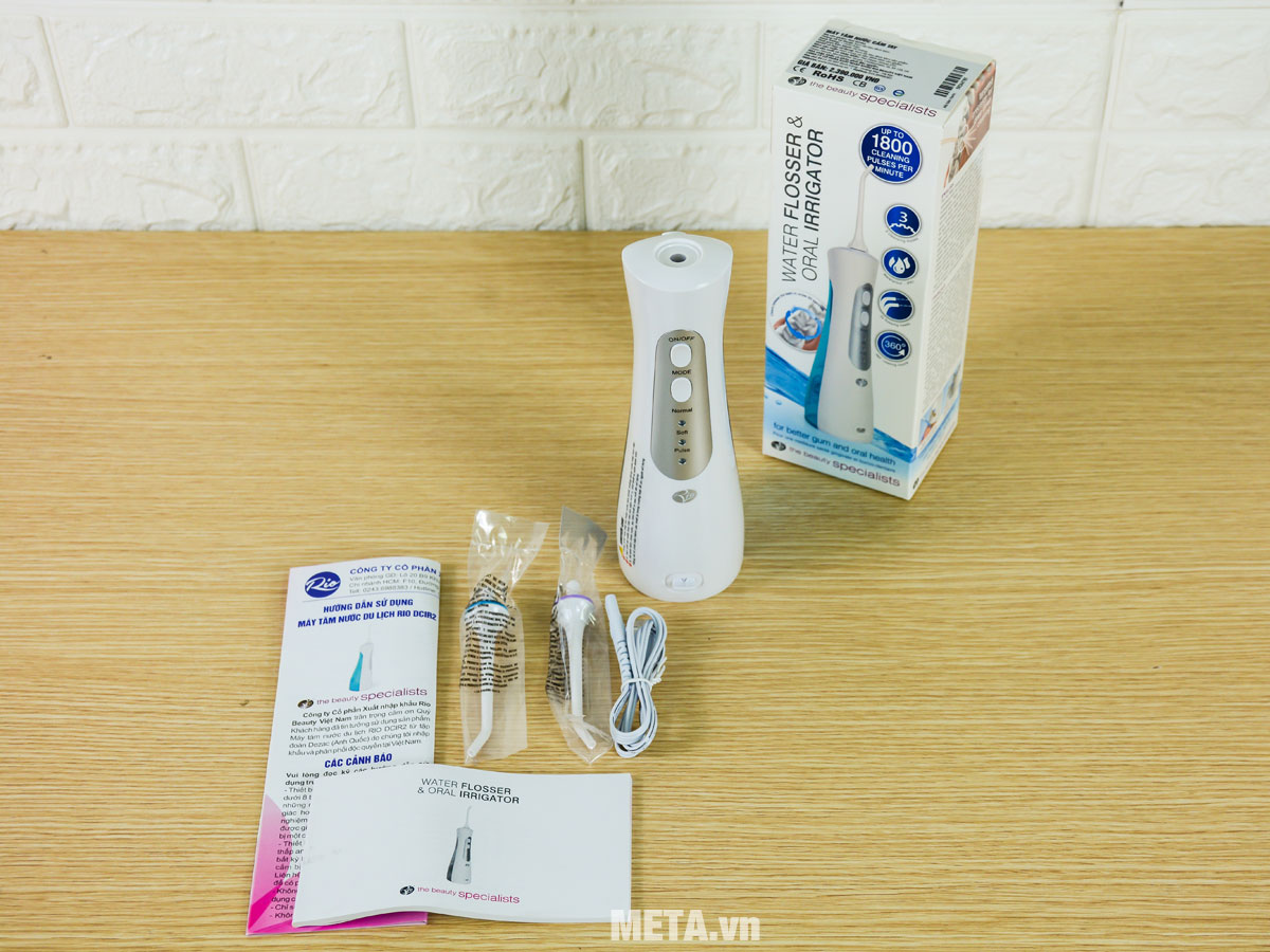 Trọn bộ phụ kiện gồm dây sạc USB