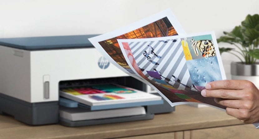 Hiệu suất ổn định với khay giấy dung lượng lớn