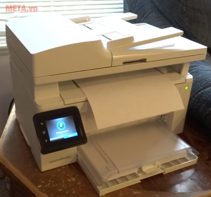 Khay chứa giấy lớn, cho bạn sử dụng liên tục