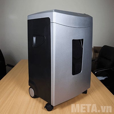 Máy có bánh xe di chuyển