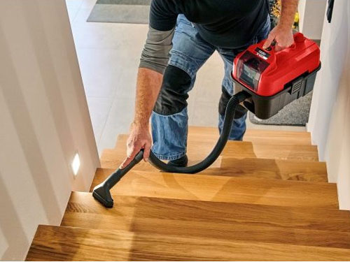 Ozito PXWDVS-1080 dùng như chiếc máy hút bụi thông thường