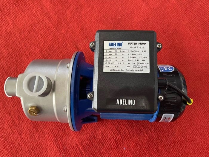 Máy bơm tăng áp có đầu bơm bằng inox bền bỉ