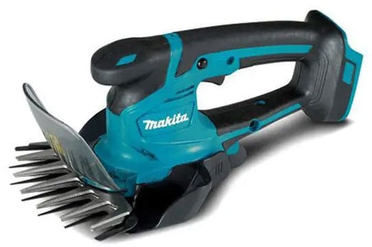 Makita UM600DZ có vỏ nhựa