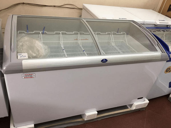 Tủ đông Sanden SNC-0515 sở hữu 1 ngăn đông rộng rãi, có 6 giỏ đựng đồ đi kèm