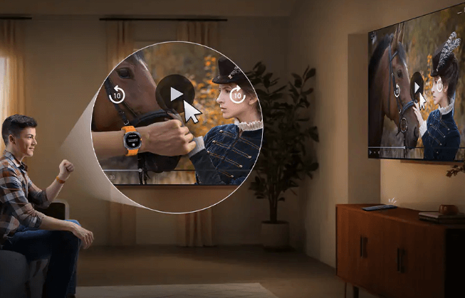 Tivi Samsung QA55QN70FAKXXV điều khiển tivi bằng đồng hồ thông minh