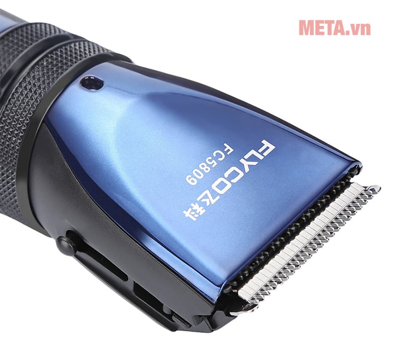 Tông đơ hớt tóc Flyco FC5809 sở hữu lưỡi dao sắc bén cho đường cắt đẹp mắt