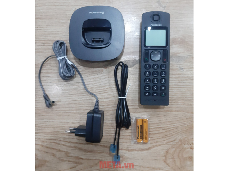 Trọn bộ sản phẩm Điện thoại bàn Panasonic KX-TGC310