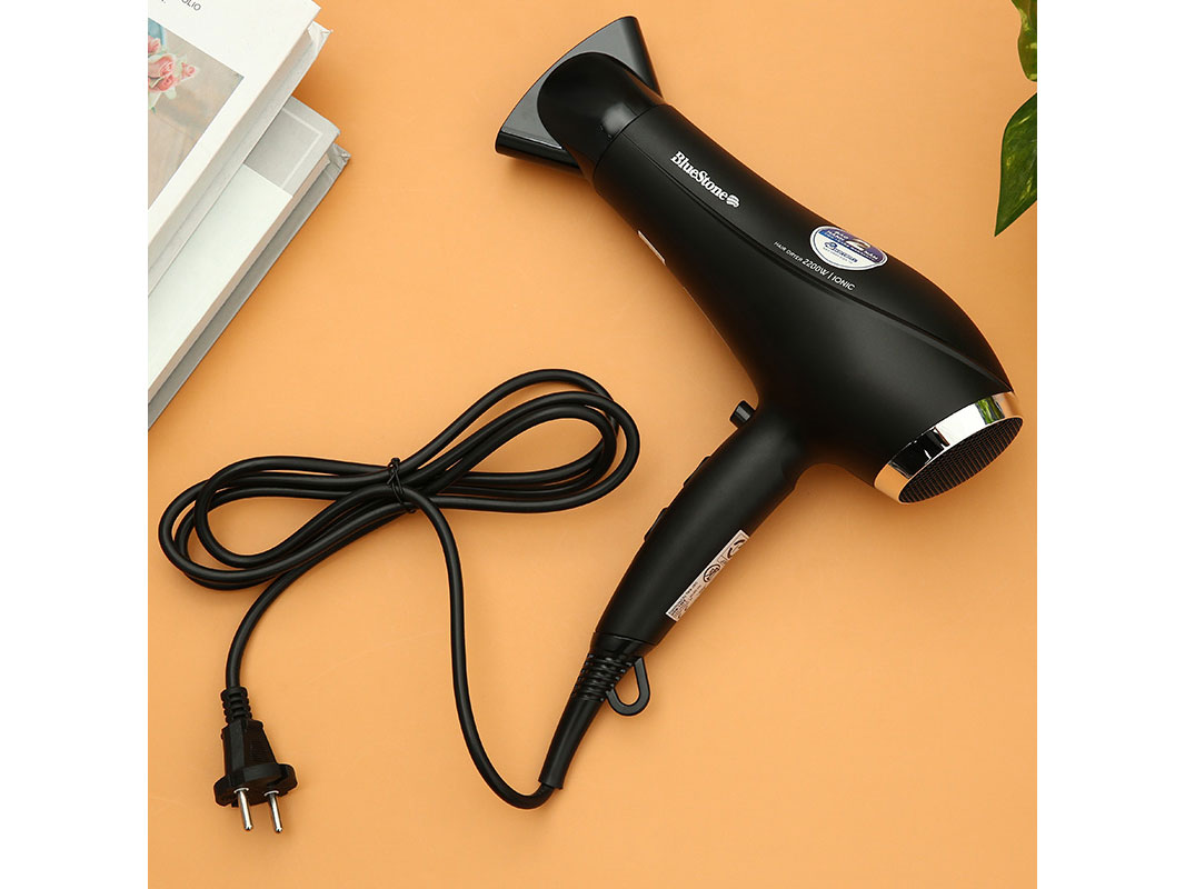 Máy sấy tóc có công suất lớn sấy tóc khô nhanh