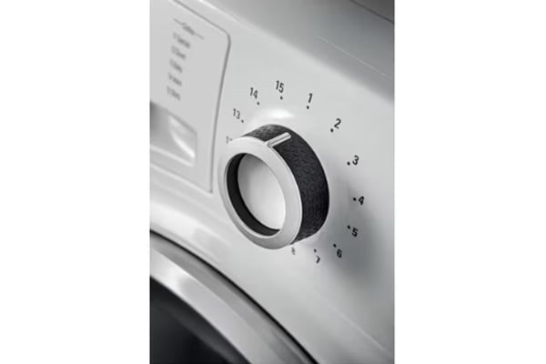 Bảng điều khiển lựa chọn 15 chương trình sấy bằng núm vặn