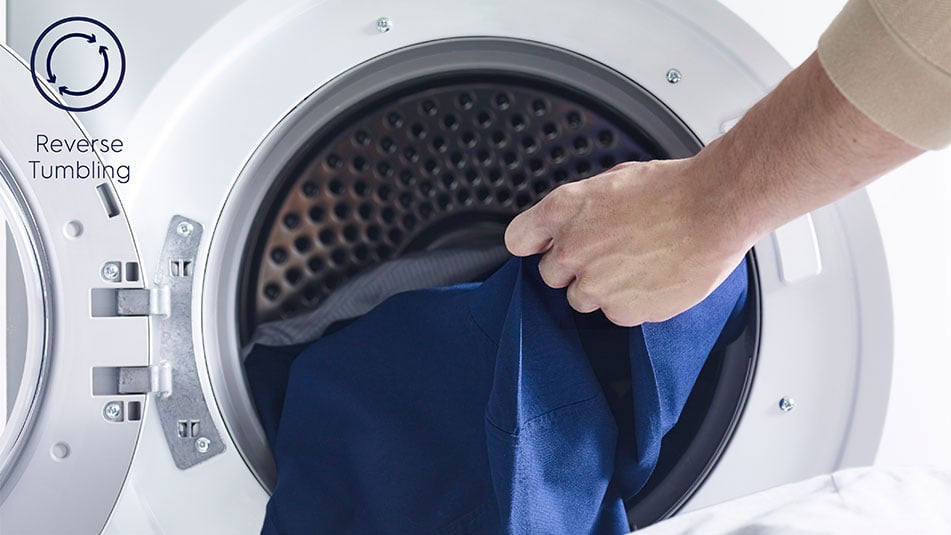 Máy sấy Electrolux EDH903R9WB ứng dụng công nghệ sấy đảo chiều giảm nhăn tới 32%