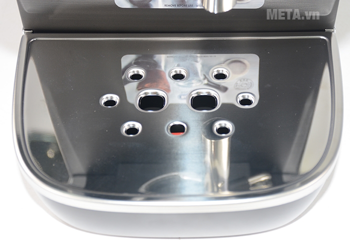 Khay chứa nước dễ dàng tháo ra để vệ sinh