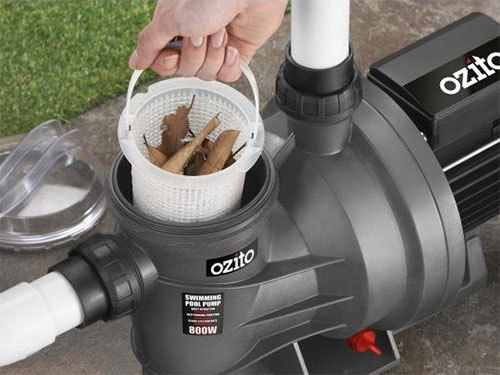 Ozito SWPP-800 dễ dàng đổ bỏ rác