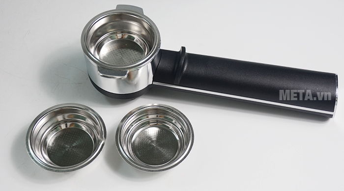 Dụng cụ nén cà phê đi kèm với máy pha cà phê Delonghi Distinta ECI 341.BK