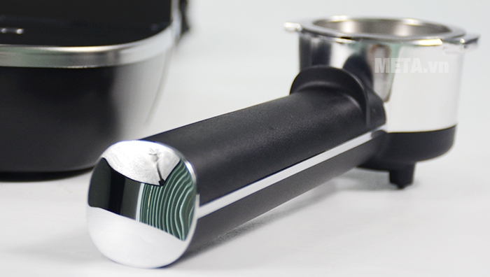 Tay cầm nén cà phê đi kèm thêm là 2 lõi nén để bạn thay thế