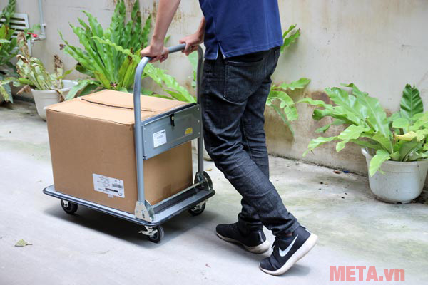 Thao tác đẩy rất nhẹ nhàng