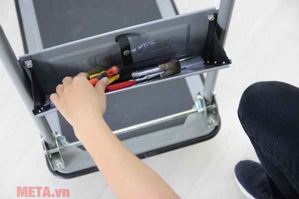 Khay đựng dụng cụ của xe