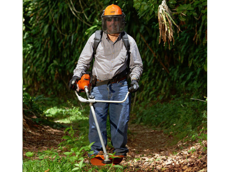 Máy cắt cỏ dễ vận hành