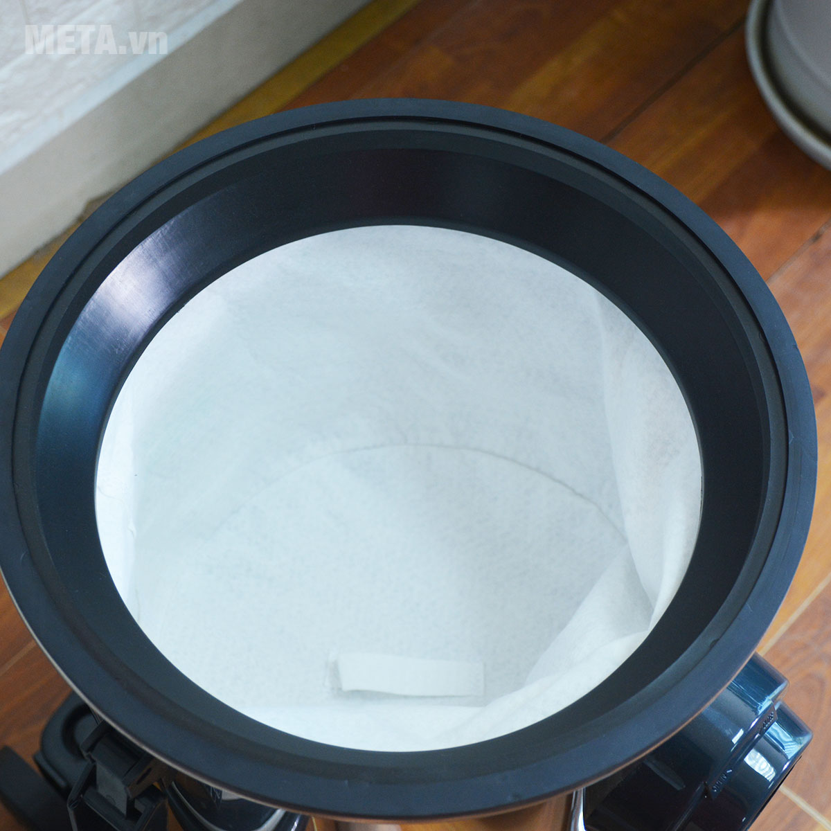 Máy hút bụi công nghiệp Tiross TS9303 có túi chứa bụi khô