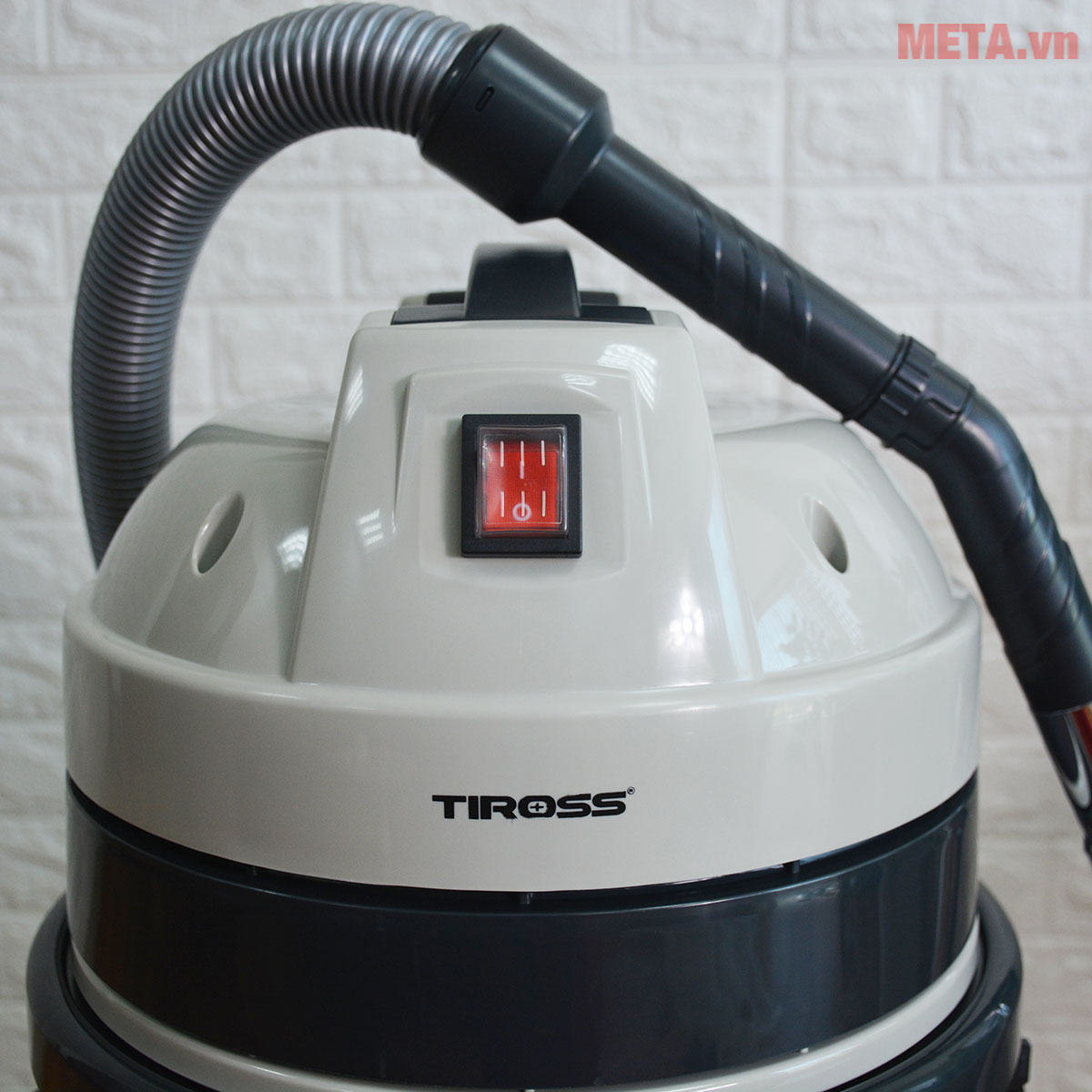Máy hút bụi công nghiệp Tiross TS9303 có 1 mô tơ