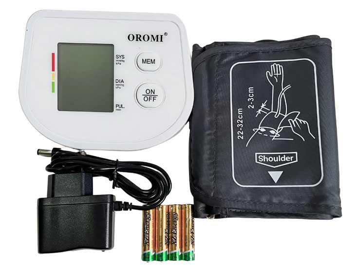 Máy đo huyết áp điện tử bắp tay Oromi dùng 4 pin AAA