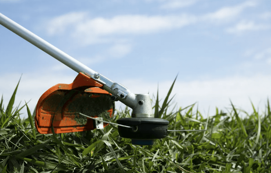 máy cắt cỏ Husqvarna 541RS còn được trang bị lưỡi cắt cỏ OEMMulti 330-2 sắc