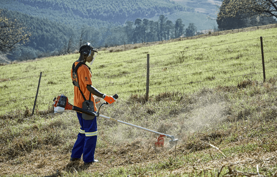 Máy cắt cỏ chạy xăng Husqvarna 541RS có khả năng vận hành mạnh mẽ