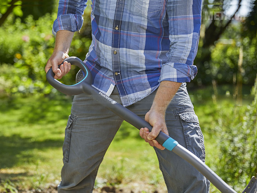 Thiết kế tay cầm chứ D linh hoạt