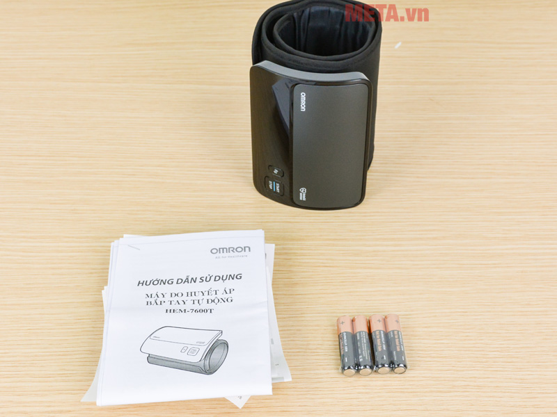 Máy đo huyết áp cổ tay Omron HEM-7600T
