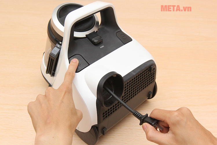 Nút điều chỉnh trên máy