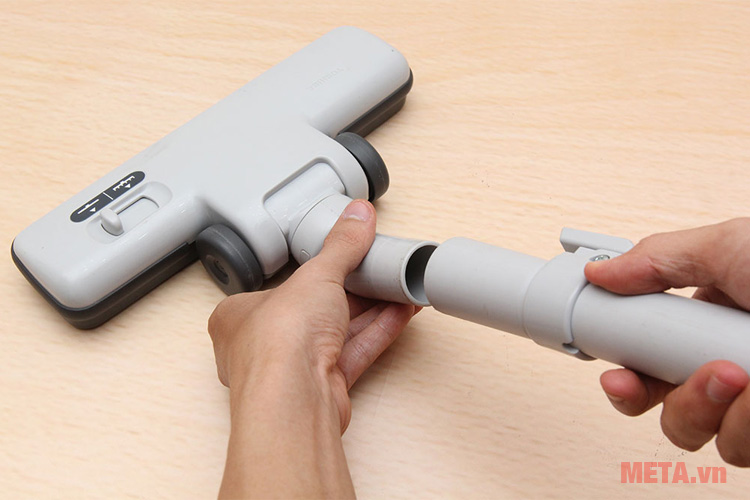 Khớp nối chổi lau giúp cử động linh hoạt