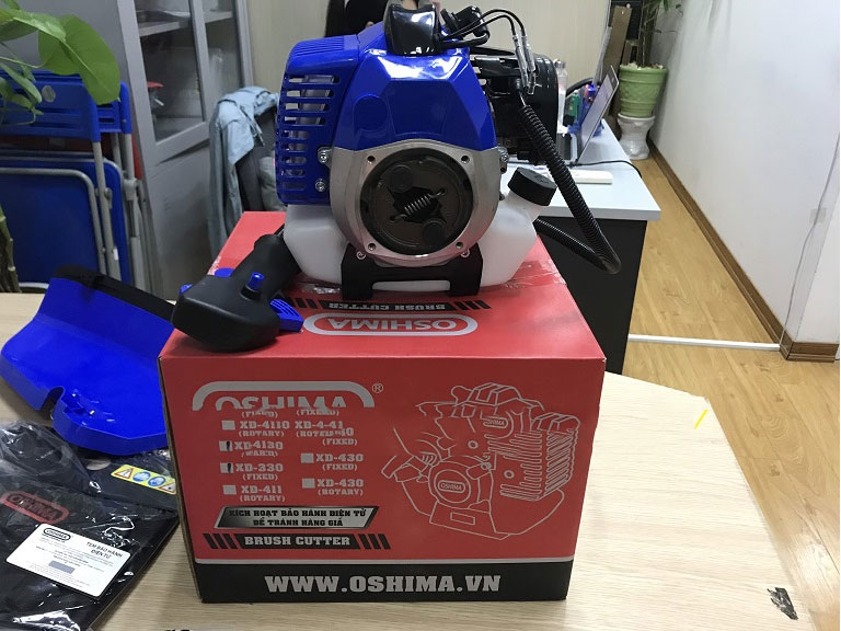 Máy cắt cỏ có động cơ 2 thì