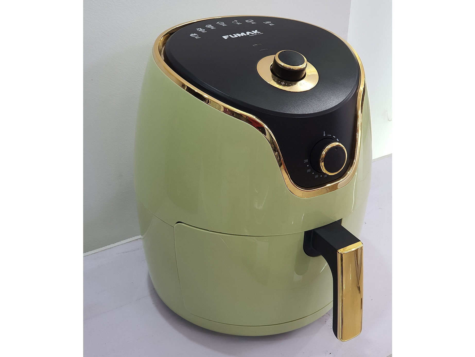Kiểu dáng nồi chắc chắn