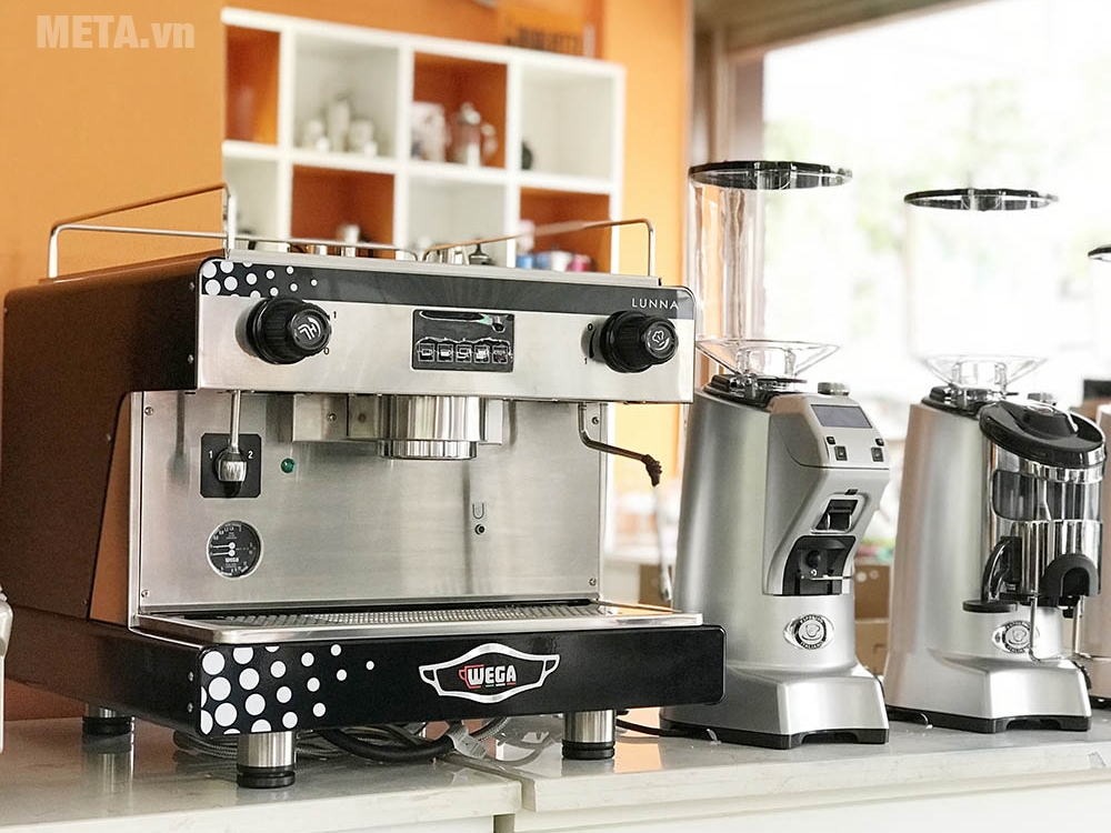 Máy pha cà phê thiết kế chắc chắn