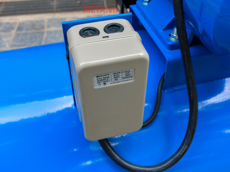 Máy nén khí Pegasus TM-V-0.6/8-330L có công suất 5.5HP