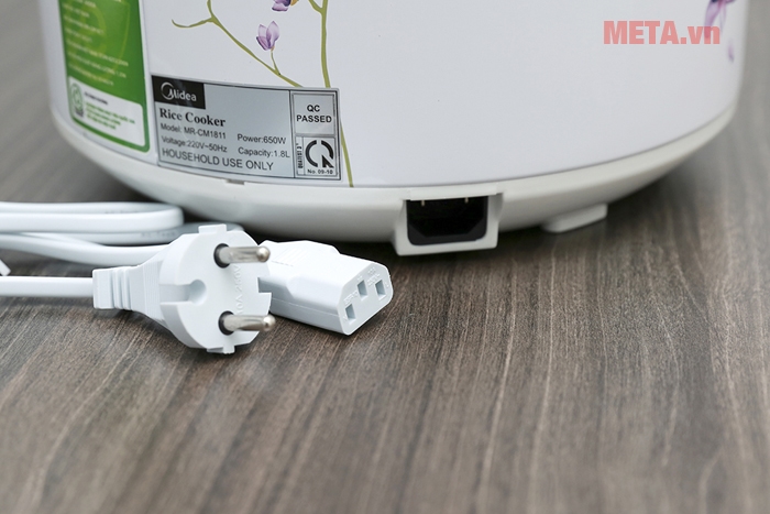 Nồi cơm điện Midea MR-CM1811 có lòng nồi được phủ lớp chống dính