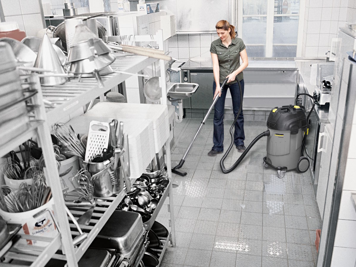 Karcher NT 65/2 Ap EU (1.667-291.0) có bánh xe di chuyển thuận tiện