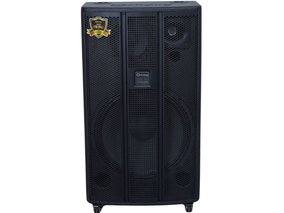 Công suất 300W RMS cùng hệ thống 3 loa 3 đường tiếng