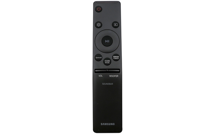 Loa HW-M550/XV đi kèm remote dễ sử dụng