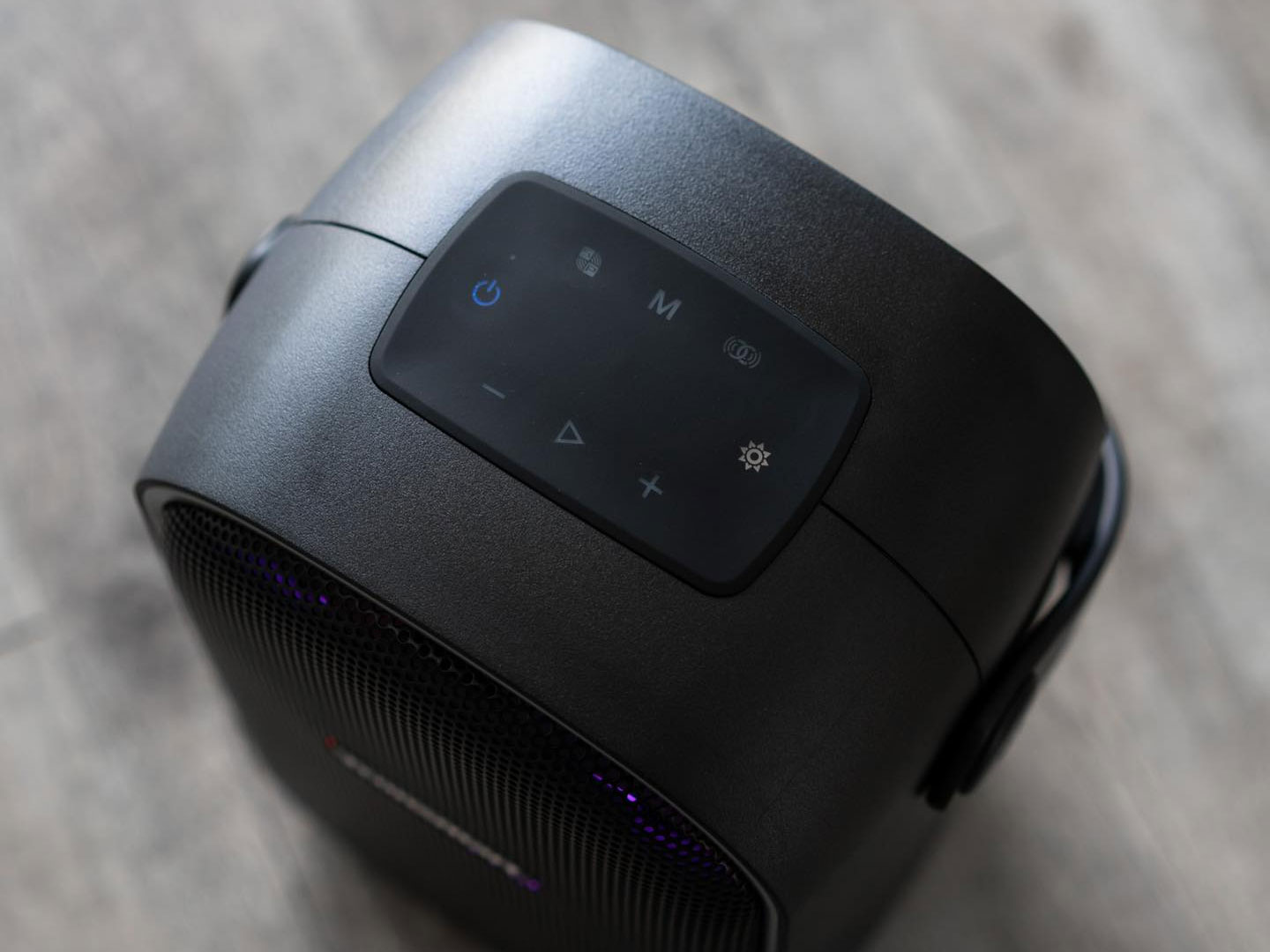 Tronsmart Halo 100 kết nối bluetooth