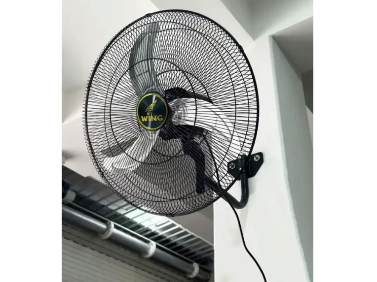 Quạt công nghiệp treo tường Wing TMTT-750 sở hữu thiết kế đơn giản, treo tường gọn gàng