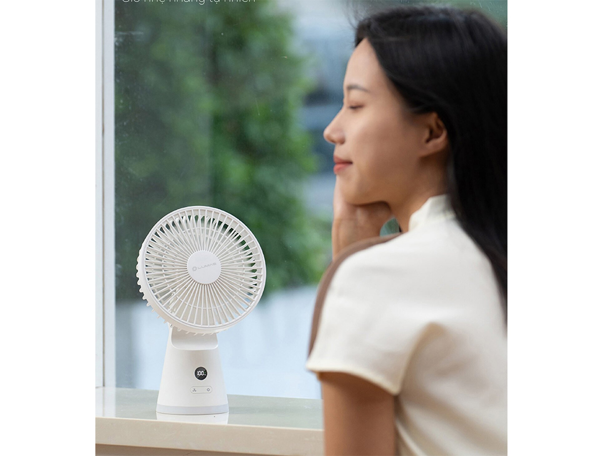 Quạt tích điện Lumias làm từ nhựa