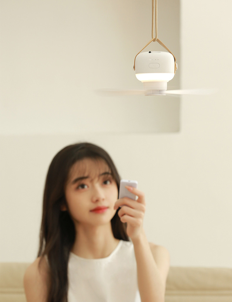 Quạt Tiross TS2286 có điều khiển từ xa thuận lợi