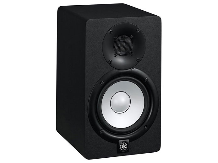 Yamaha HS5 có thùng loa bằng gỗ MDF