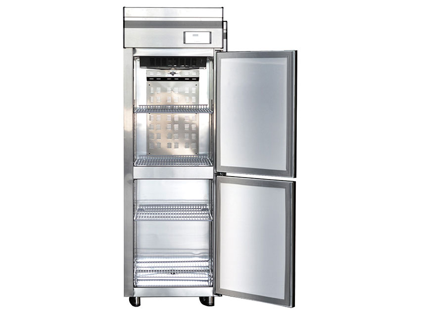 Happys HWI-25CR có tới 4 giá kệ
